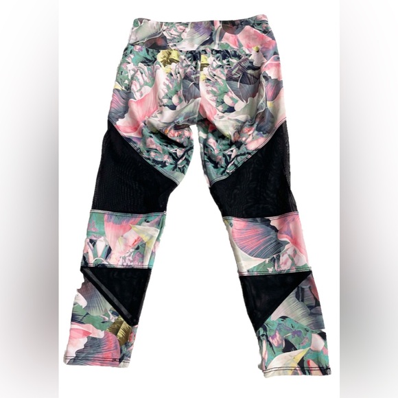 Free People Movement / Onzie Paradise Palms Print Crop Capri Leggings Womens S/M - Picture 12 of 13